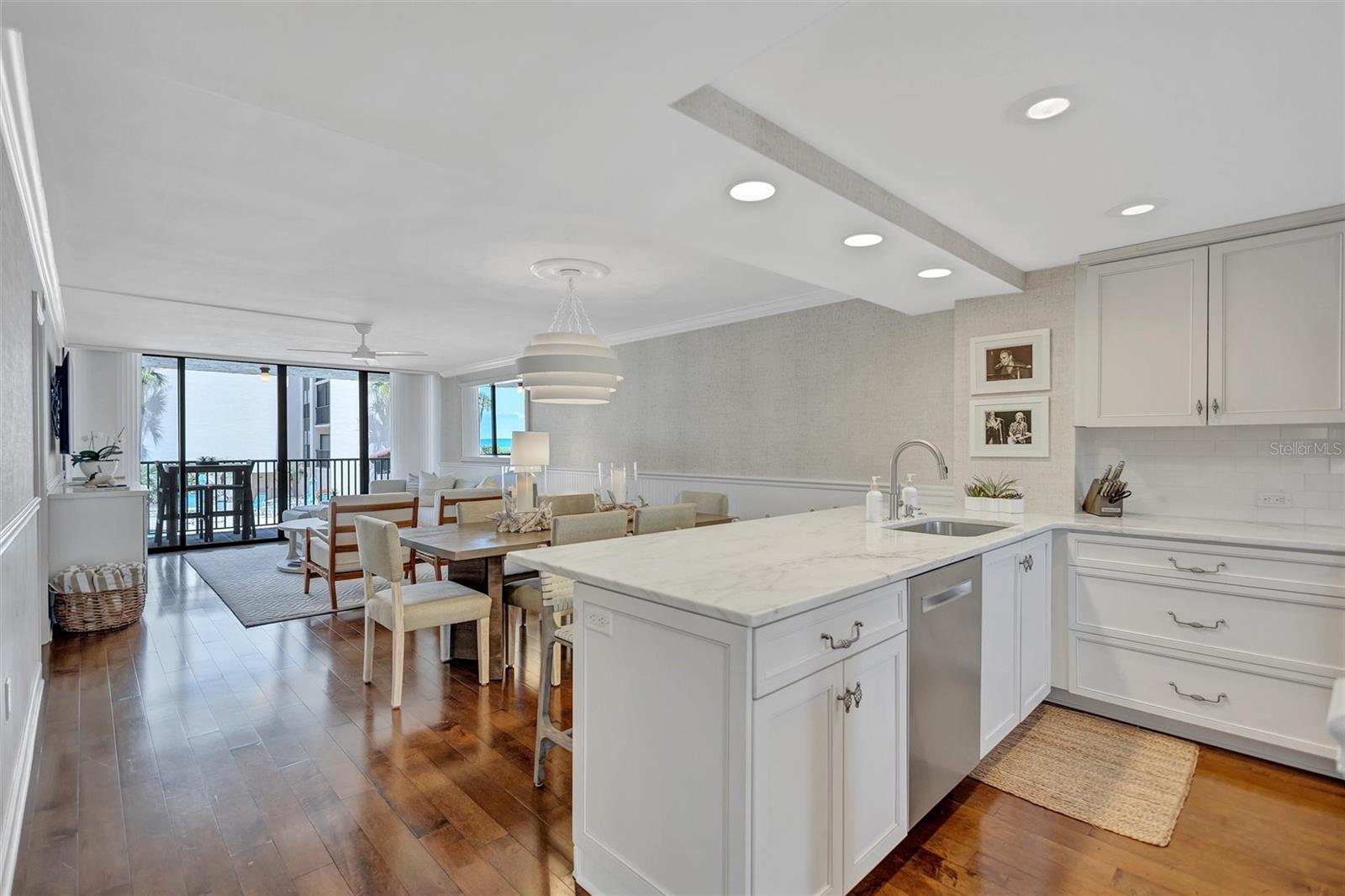 6480 MIDNIGHT PASS RD #211, SARASOTA, FL, 34242