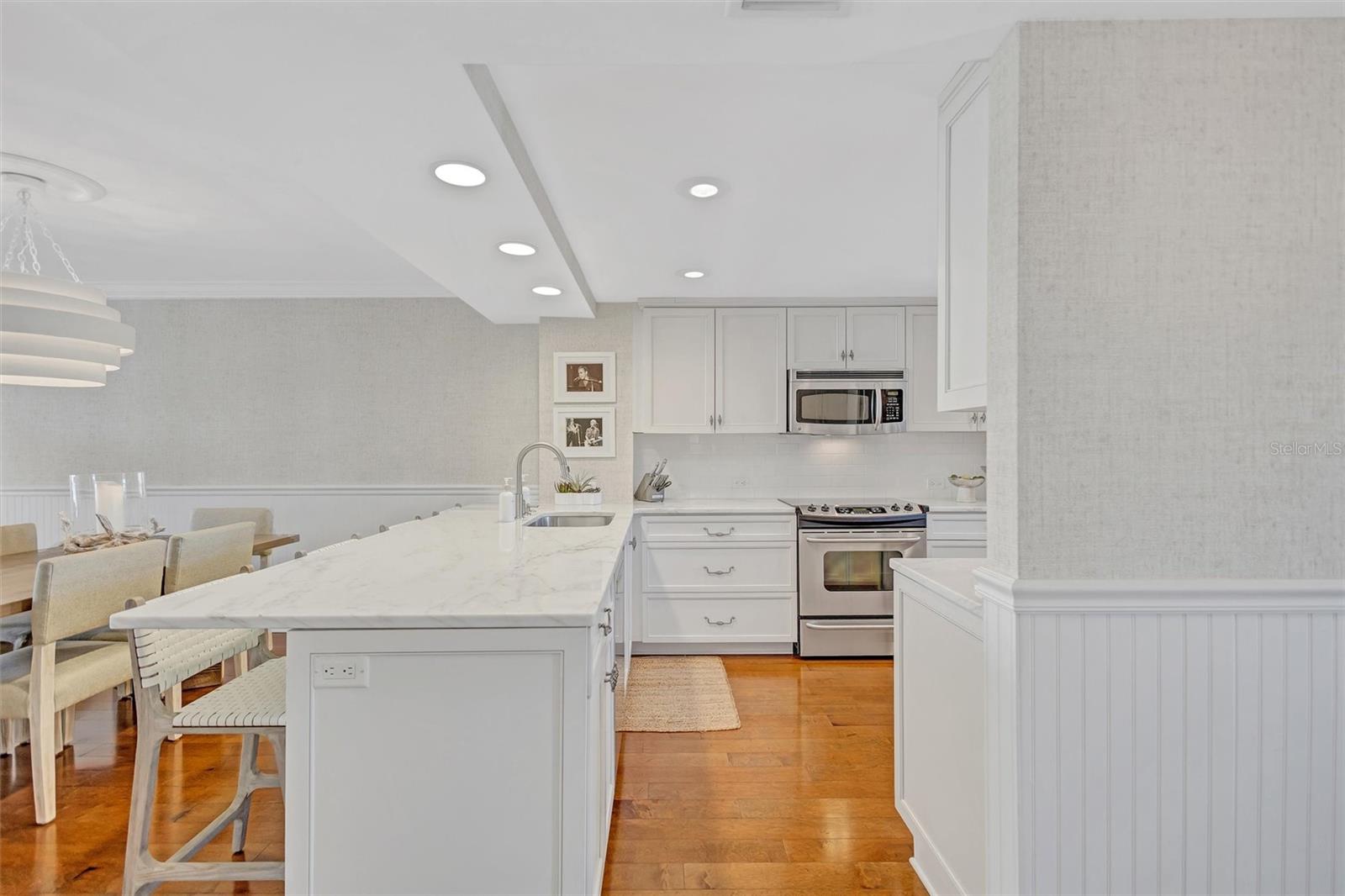 6480 MIDNIGHT PASS RD #211, SARASOTA, FL, 34242