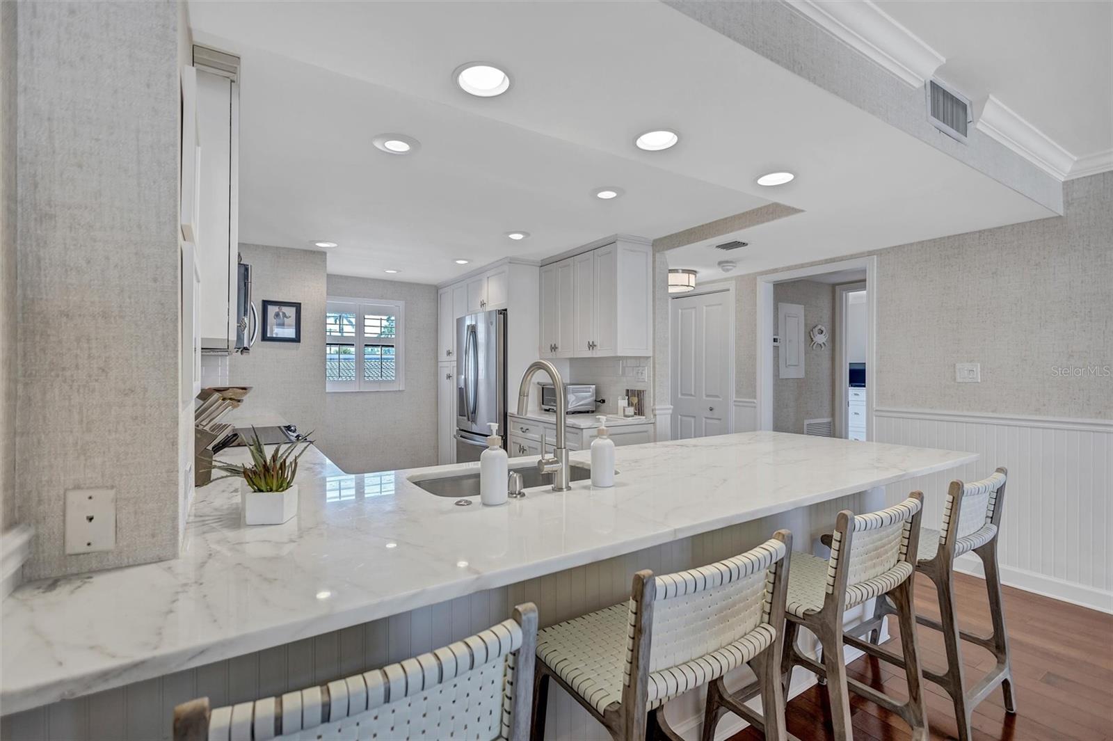 6480 MIDNIGHT PASS RD #211, SARASOTA, FL, 34242