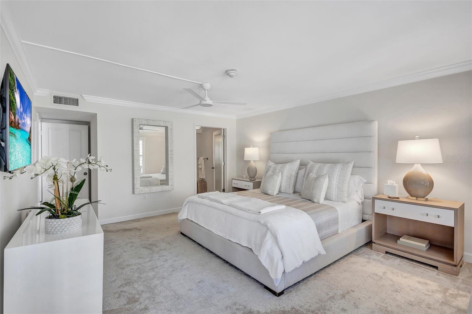 6480 MIDNIGHT PASS RD #211, SARASOTA, FL, 34242