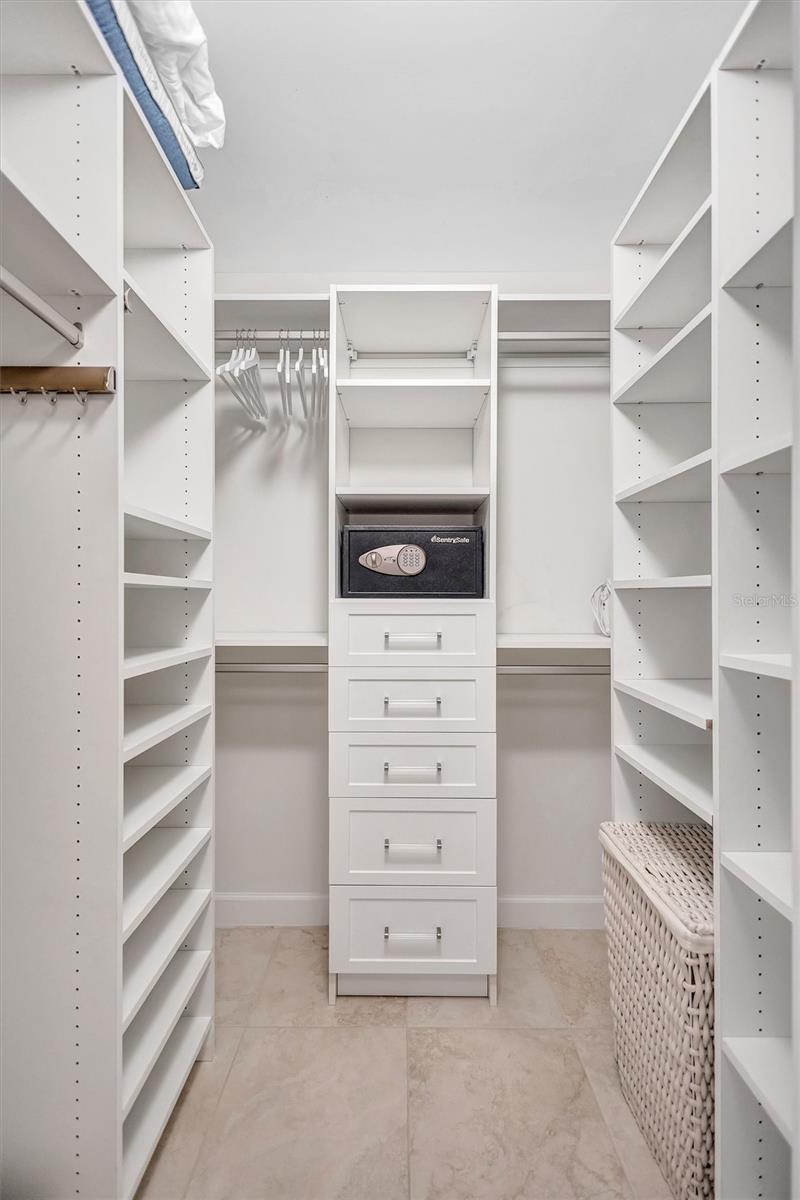 6480 MIDNIGHT PASS RD #211, SARASOTA, FL, 34242