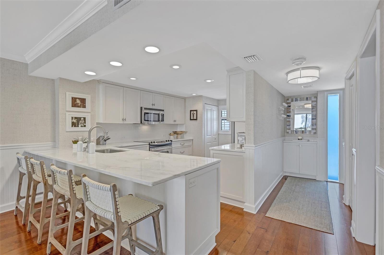 6480 MIDNIGHT PASS RD #211, SARASOTA, FL, 34242