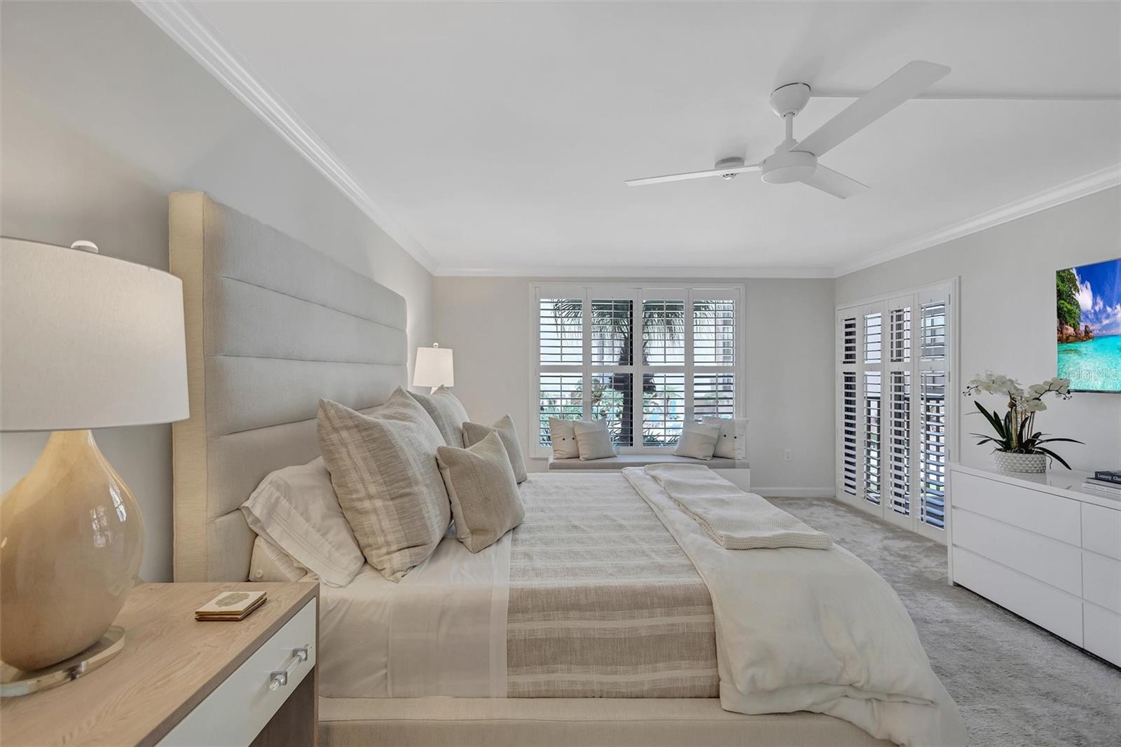 6480 MIDNIGHT PASS RD #211, SARASOTA, FL, 34242