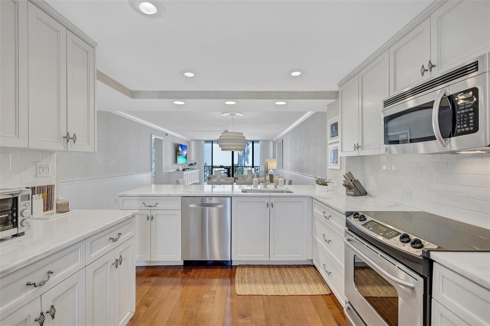 6480 MIDNIGHT PASS RD #211, SARASOTA, FL, 34242