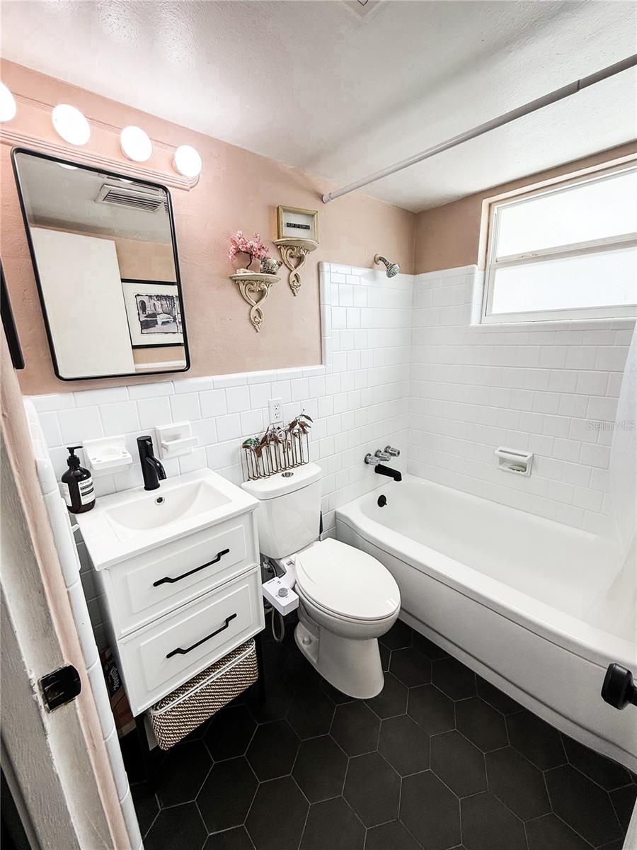 5039 DR MARTIN LUTHER KING JR ST N, ST PETERSBURG, FL, 33703