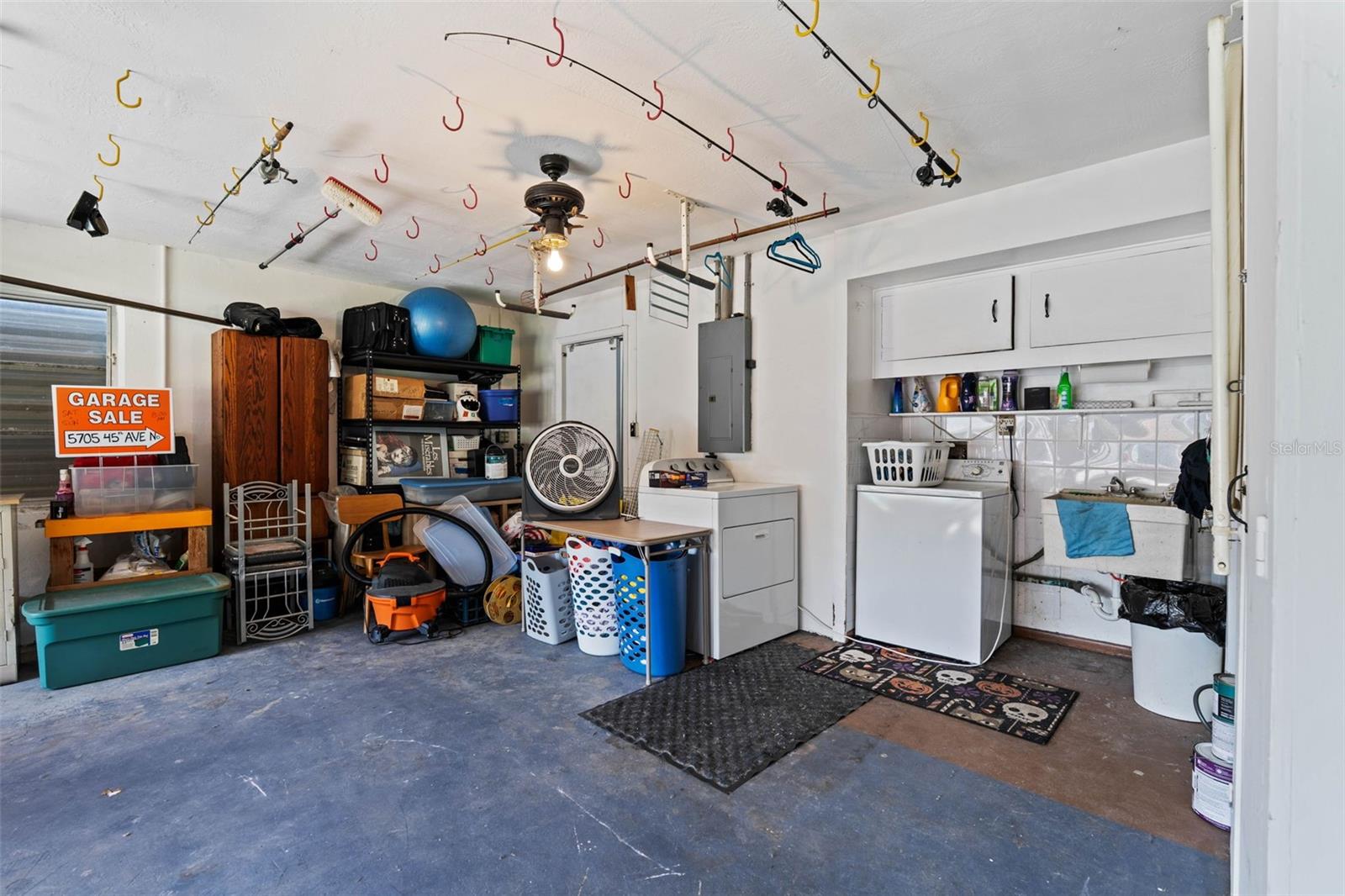 Oversized 2 Car Garage