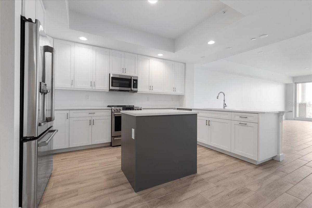 125 ISLAND WAY #403, CLEARWATER, FL, 33767