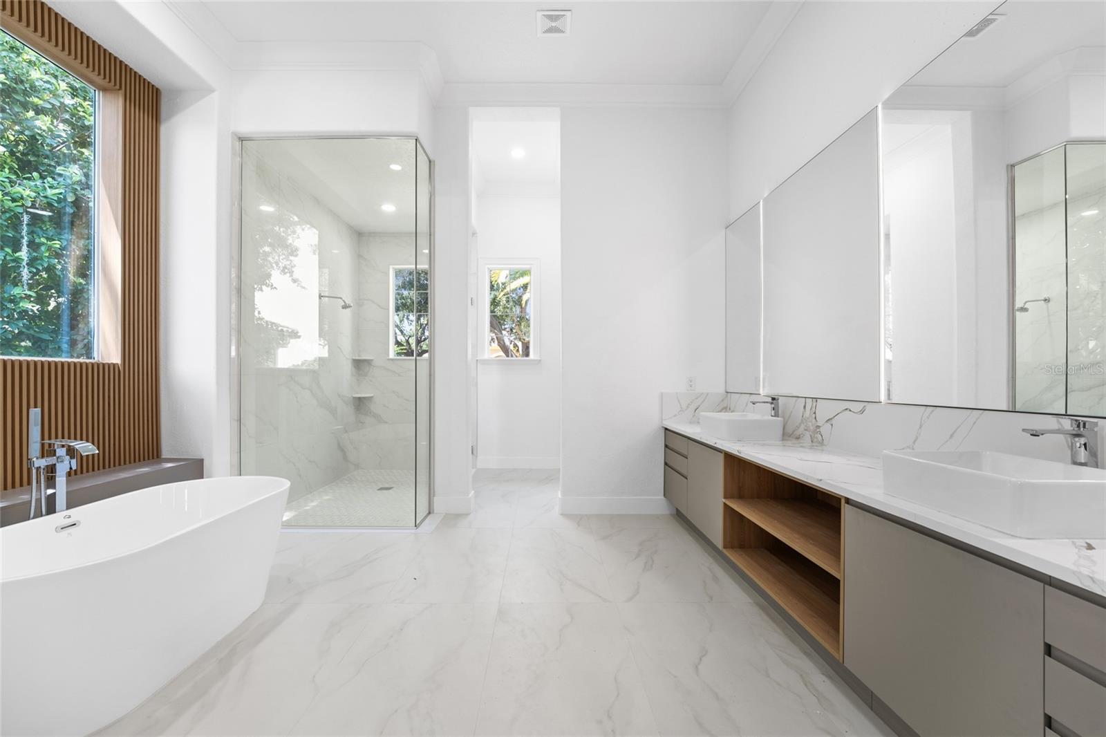 O6326422 Property Photo