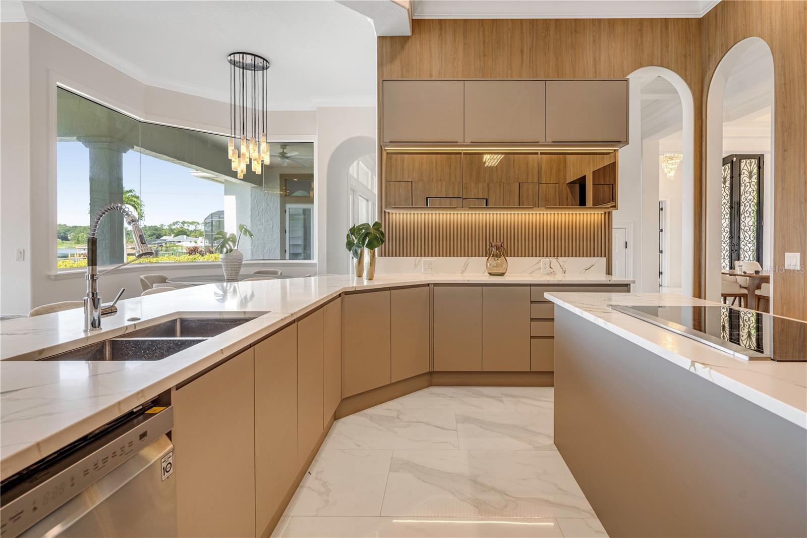 O6326422 Property Photo