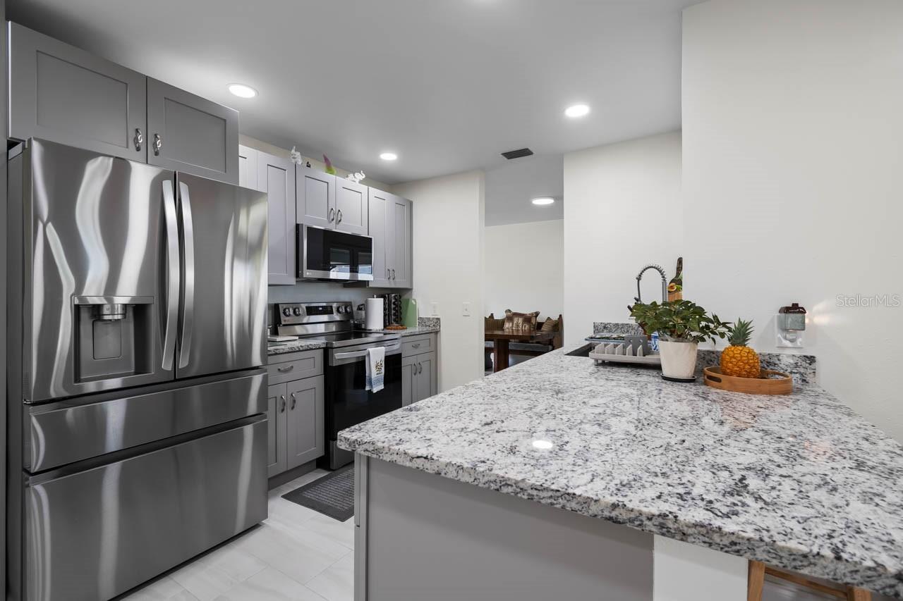 803 LEISEY CIR, RUSKIN, FL, 33570