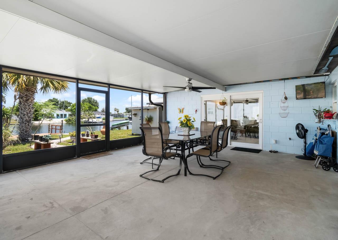 803 LEISEY CIR, RUSKIN, FL, 33570