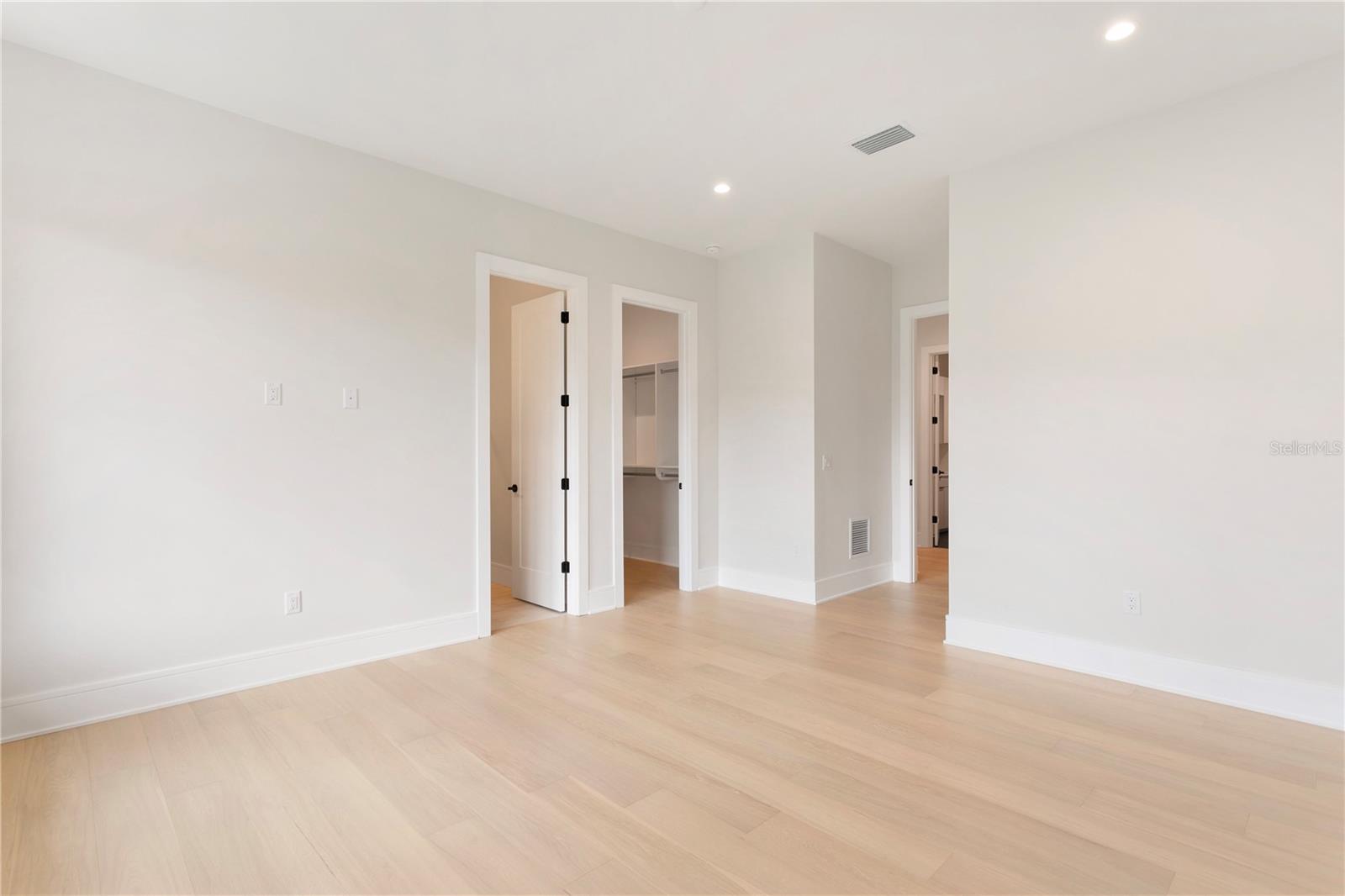 TB8406471 Property Photo