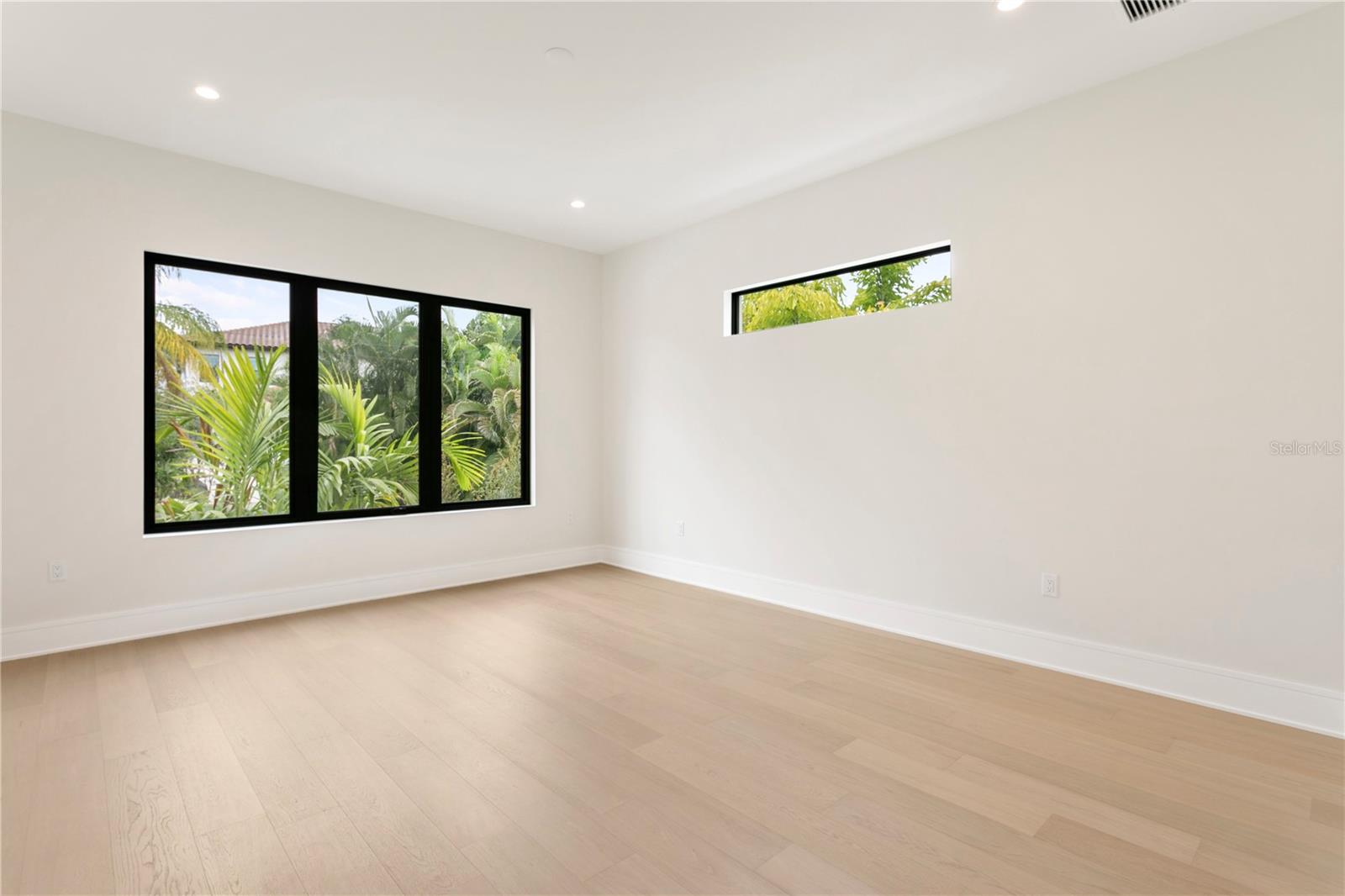 TB8406471 Property Photo