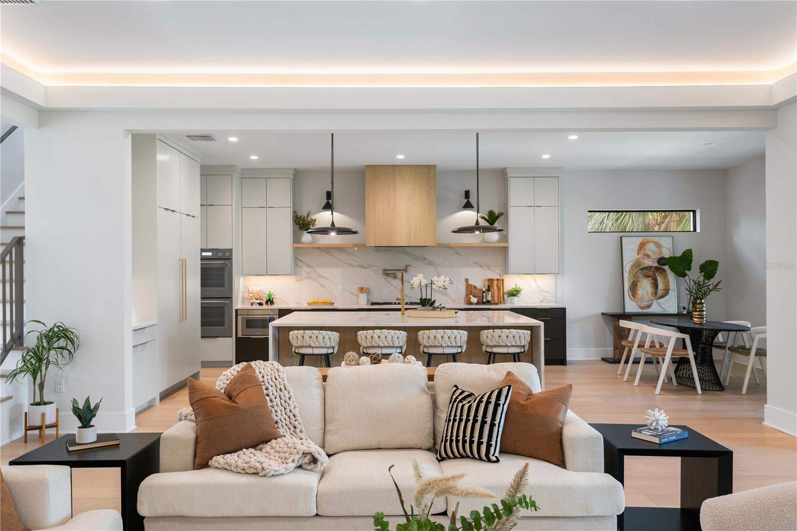 TB8406471 Property Photo