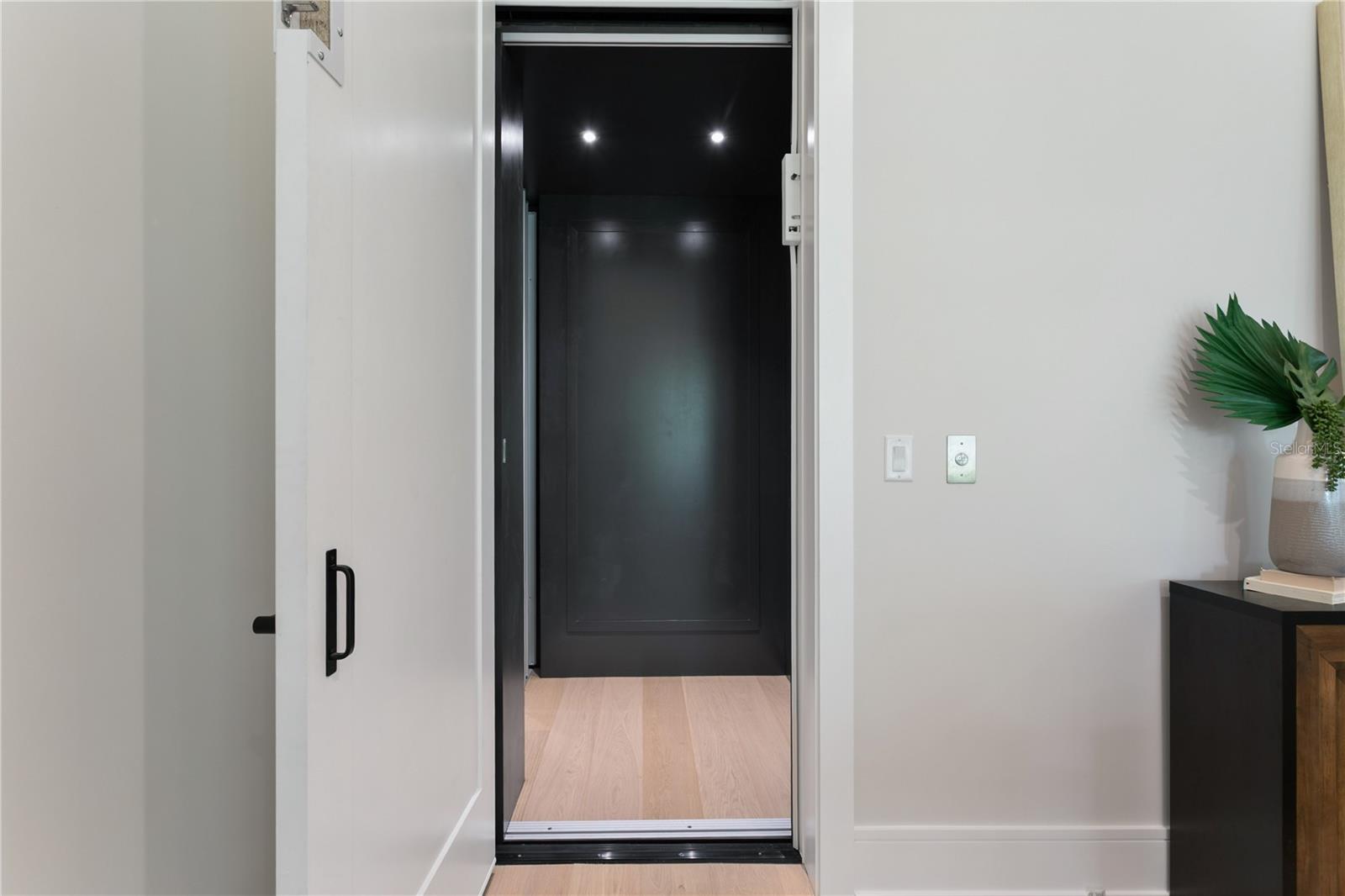 TB8406471 Property Photo