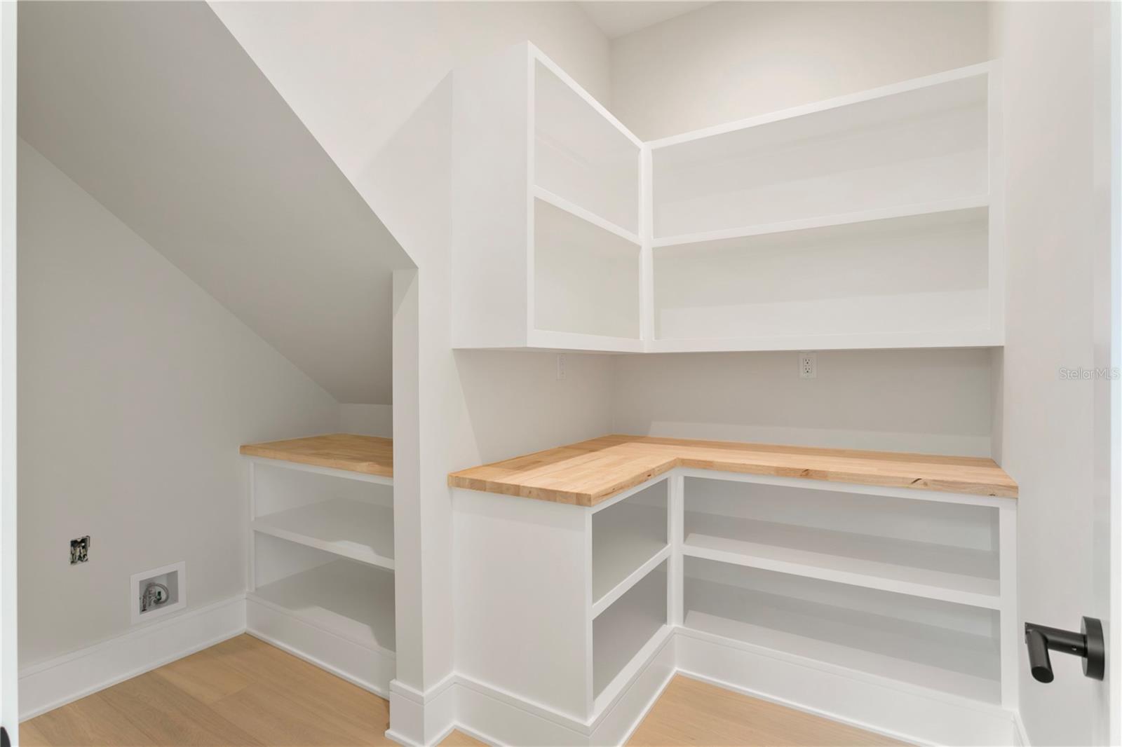 TB8406471 Property Photo