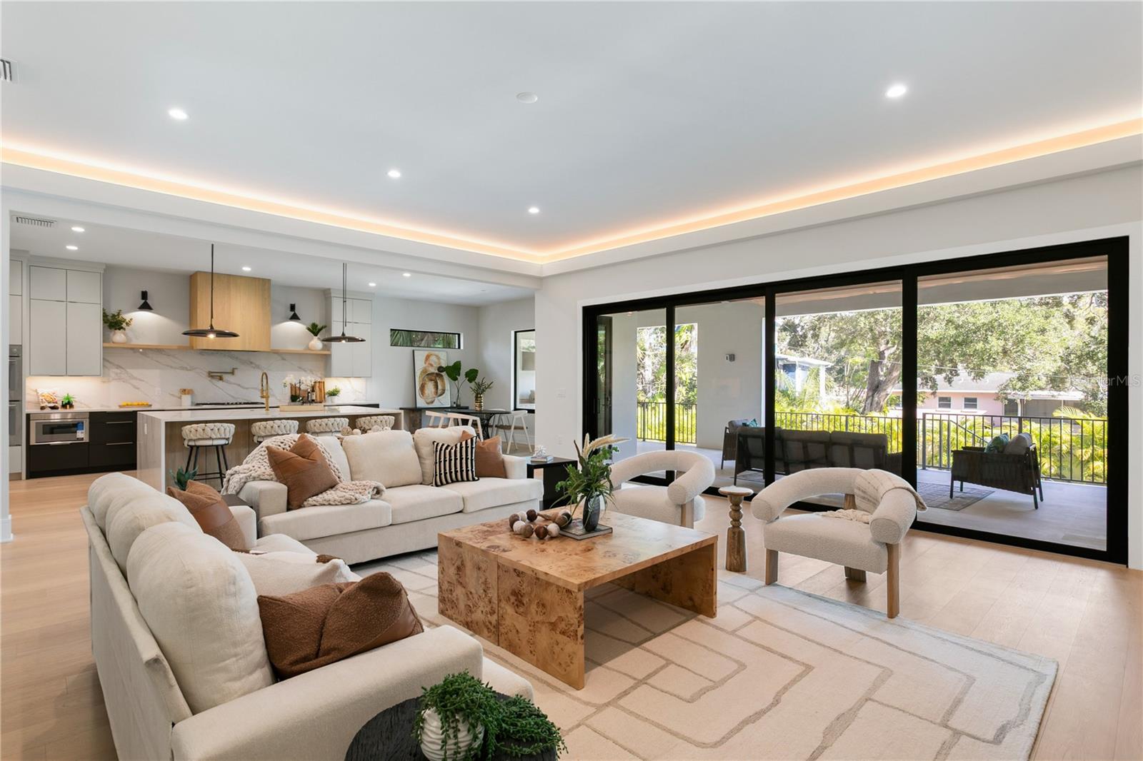 TB8406471 Property Photo