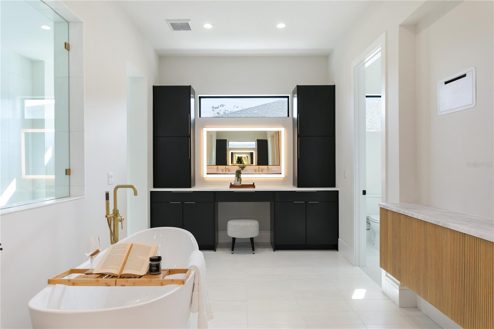 TB8406471 Property Photo