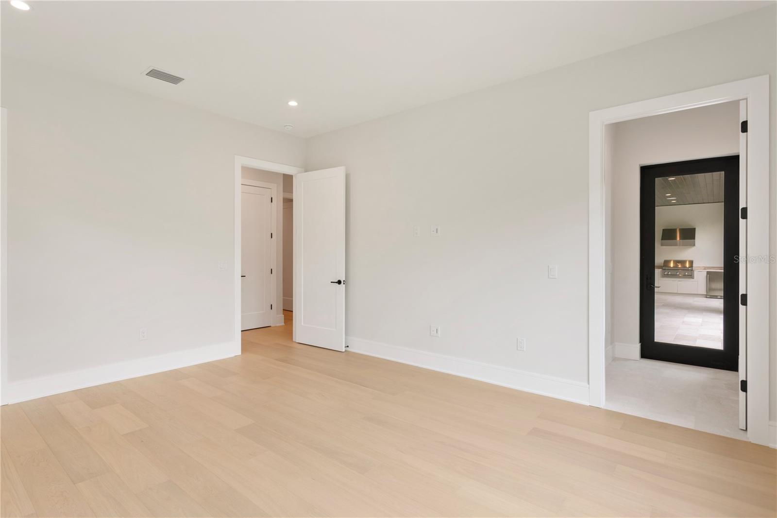 TB8406471 Property Photo