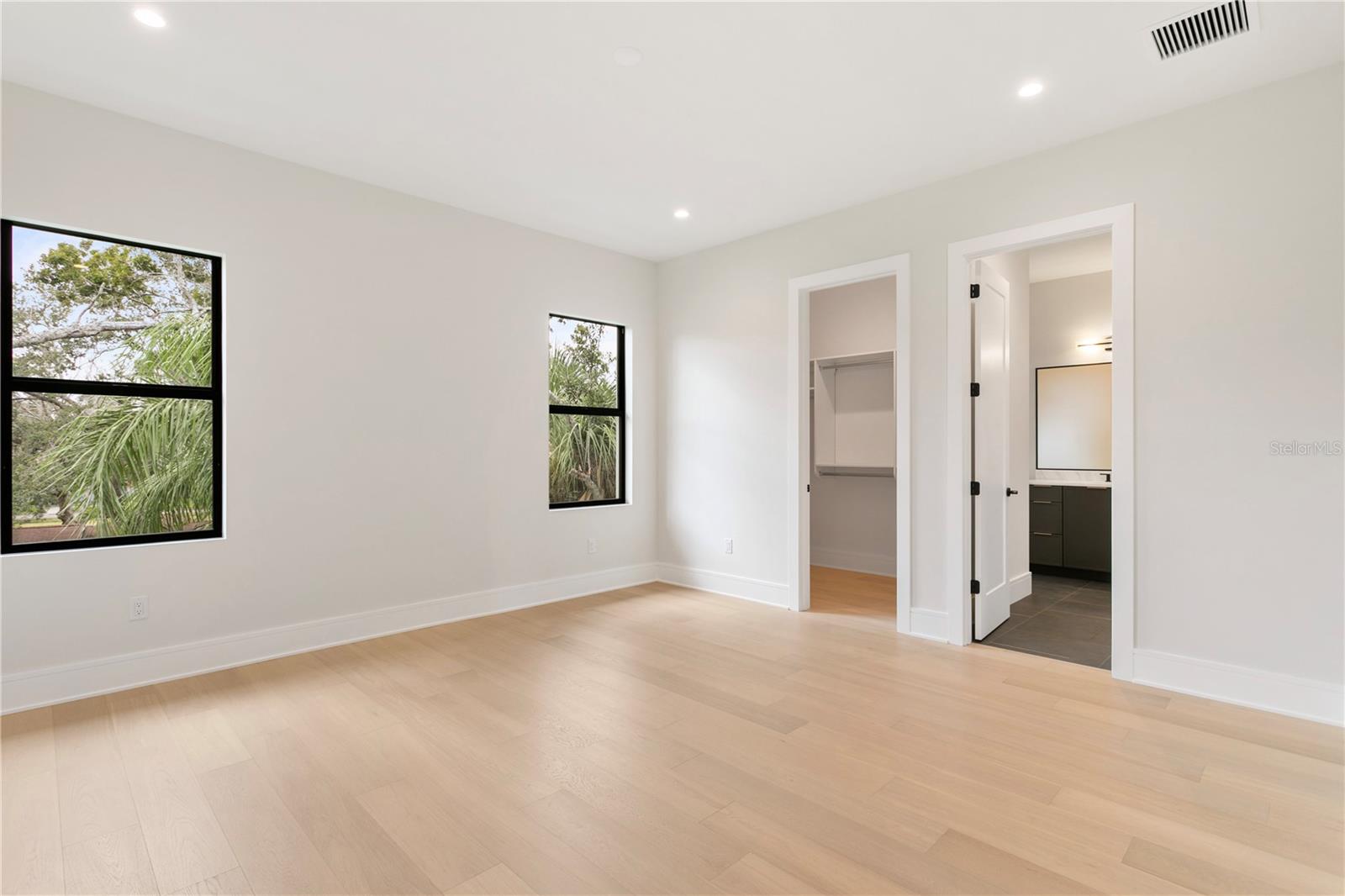 TB8406471 Property Photo