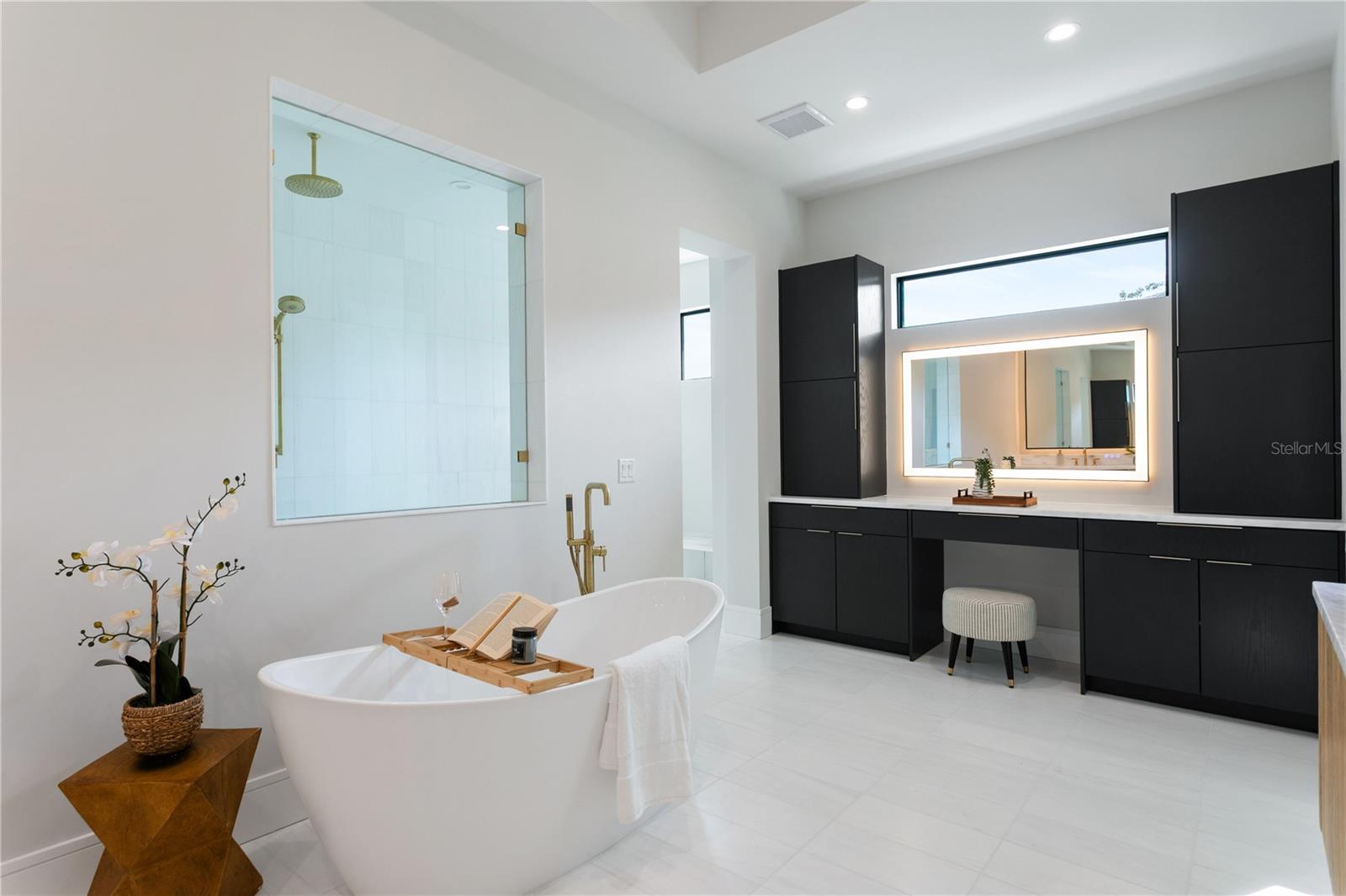 TB8406471 Property Photo