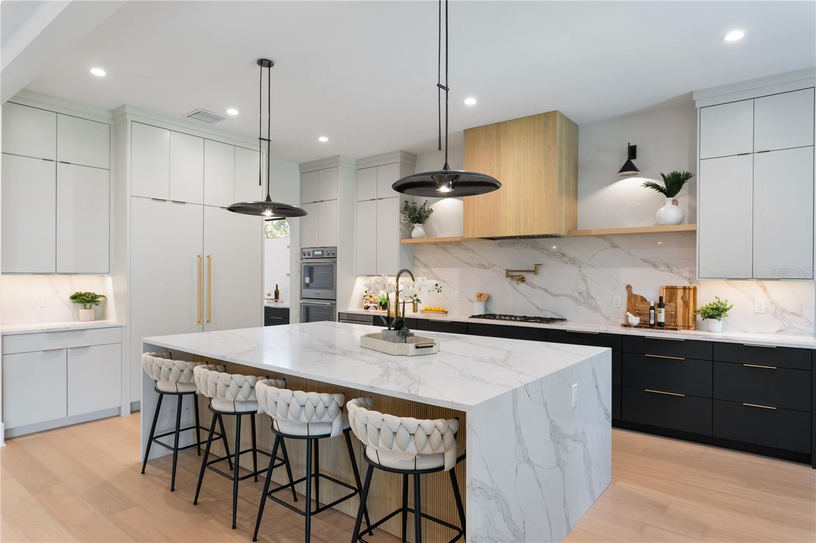 TB8406471 Property Photo