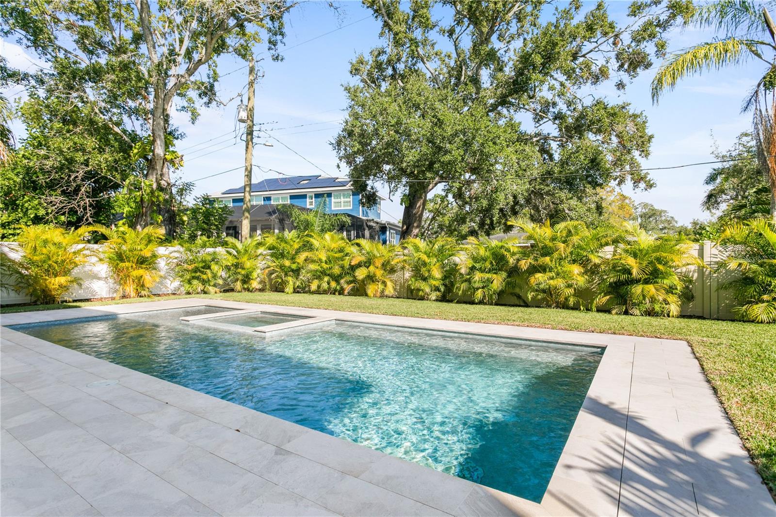 TB8406471 Property Photo