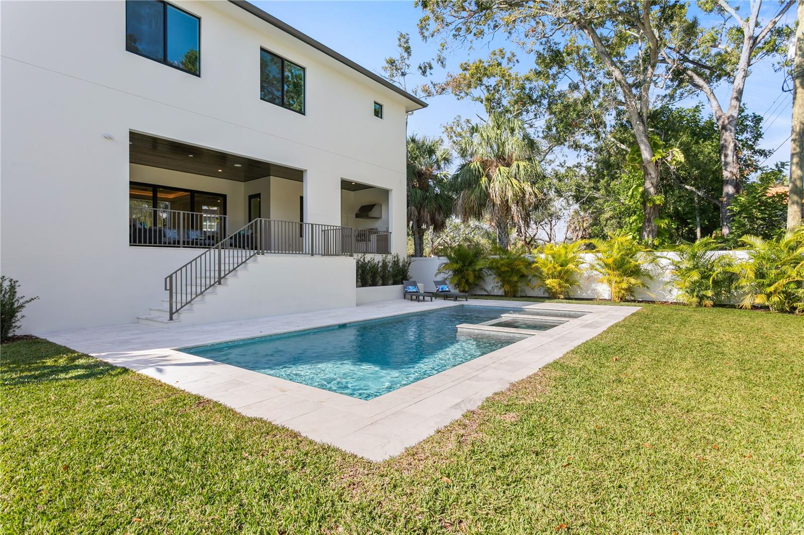 TB8406471 Property Photo