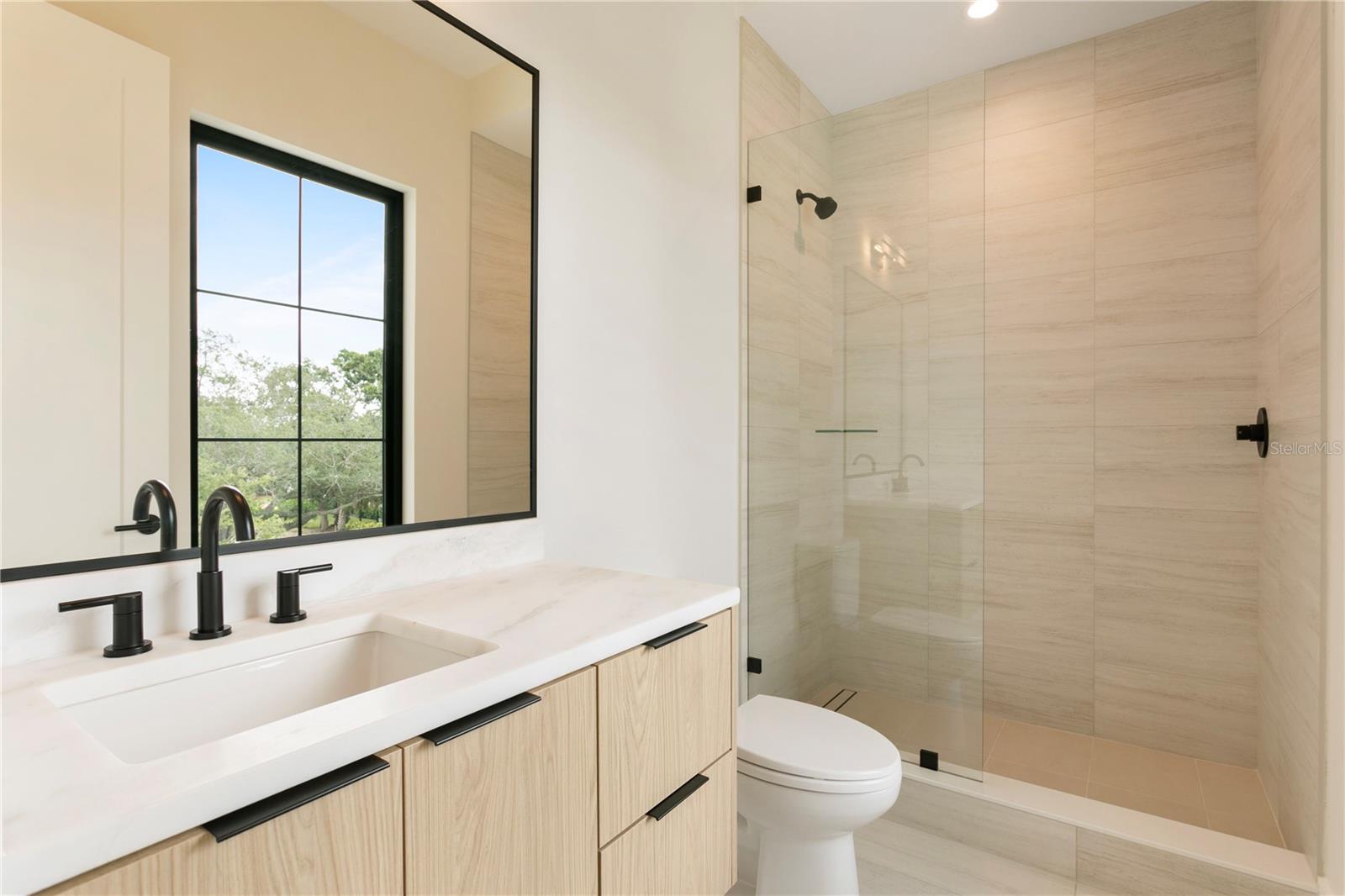 TB8406471 Property Photo