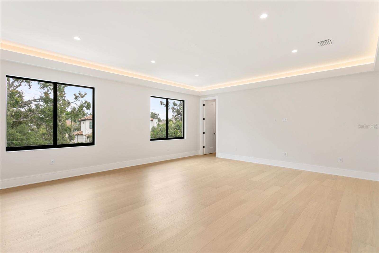 TB8406471 Property Photo