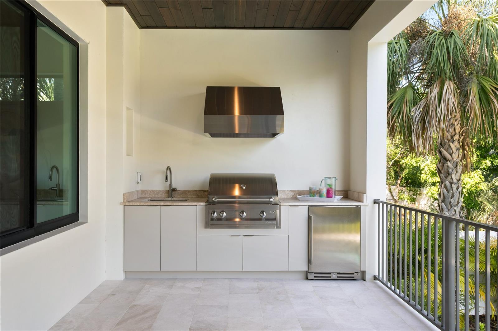 TB8406471 Property Photo