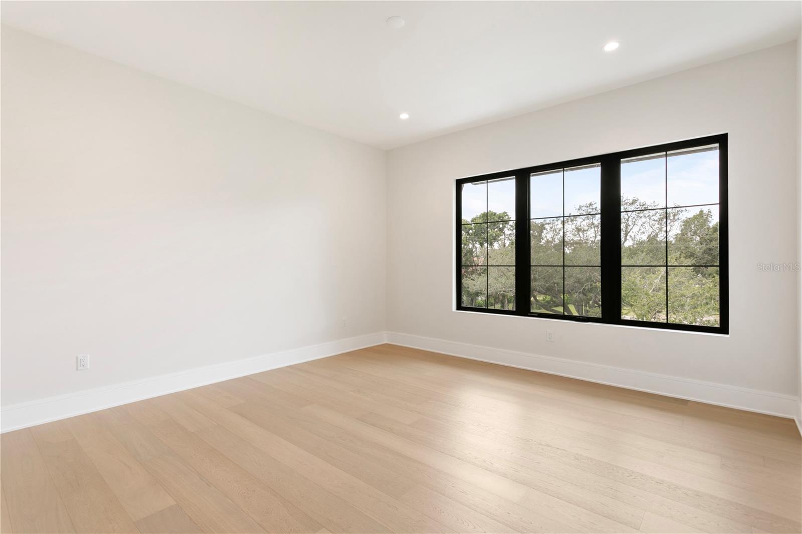 TB8406471 Property Photo