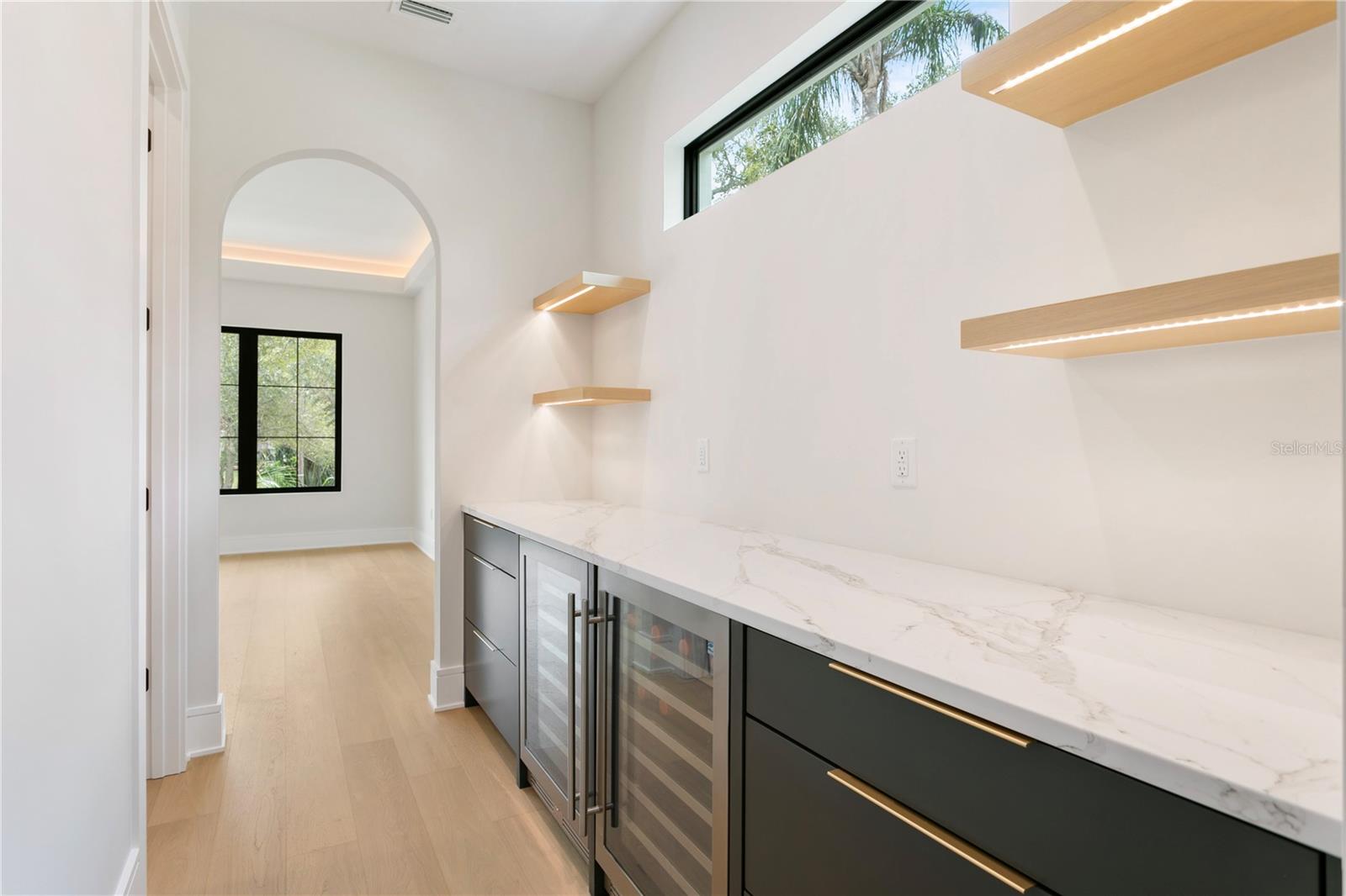 TB8406471 Property Photo