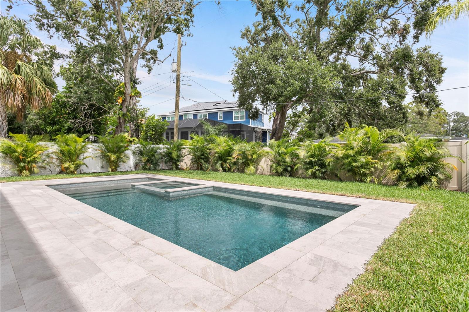 TB8406471 Property Photo