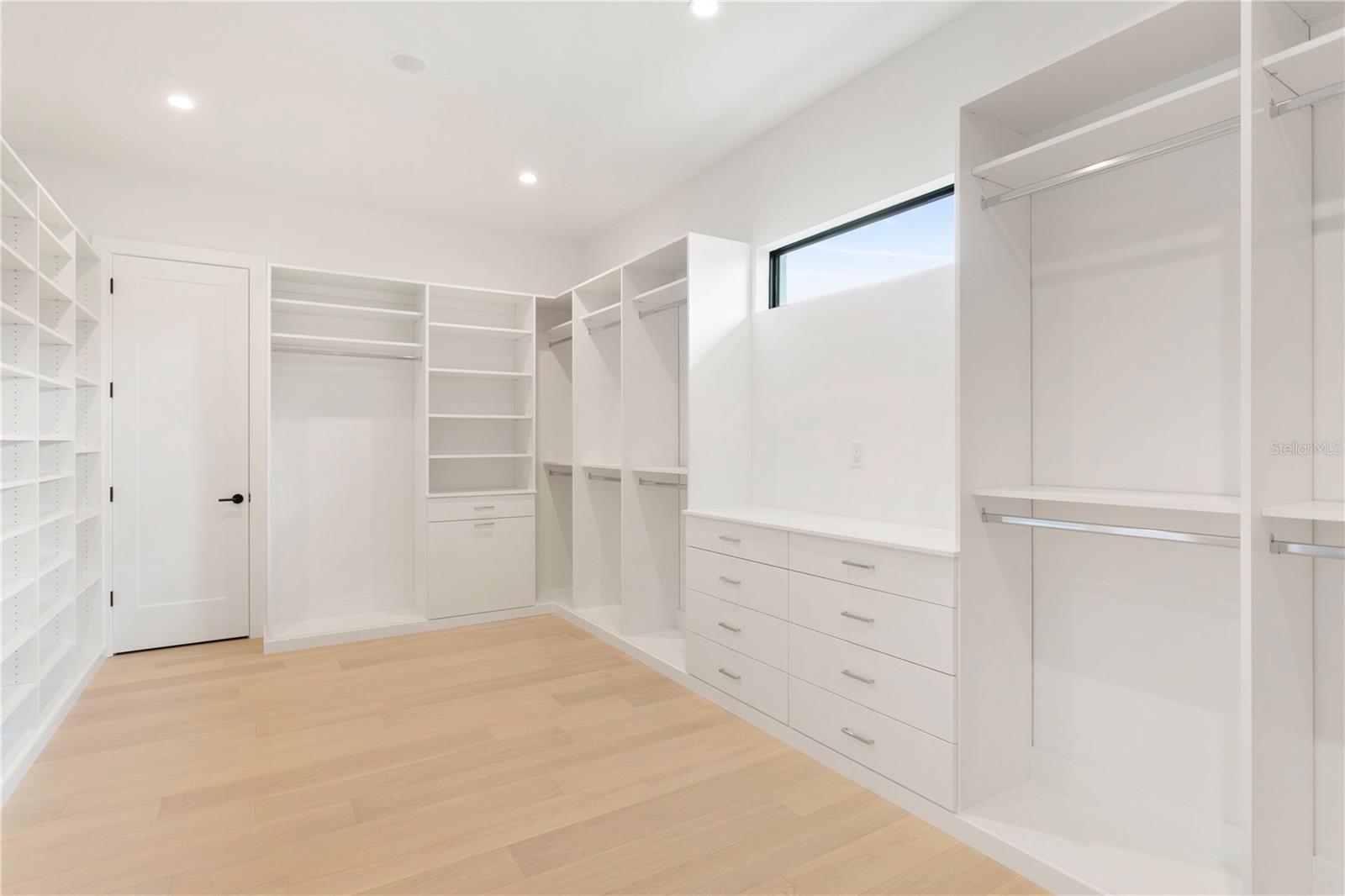 TB8406471 Property Photo