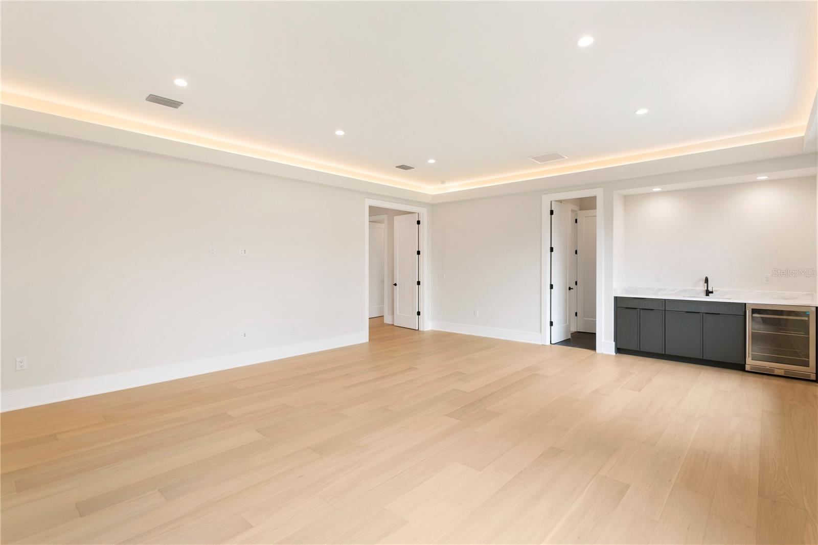 TB8406471 Property Photo