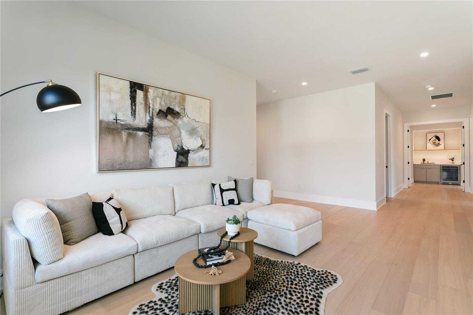 TB8406471 Property Photo