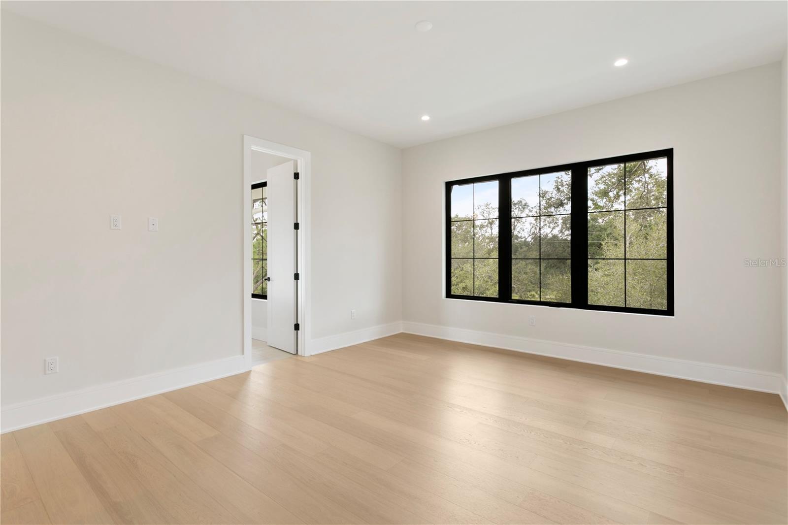 TB8406471 Property Photo