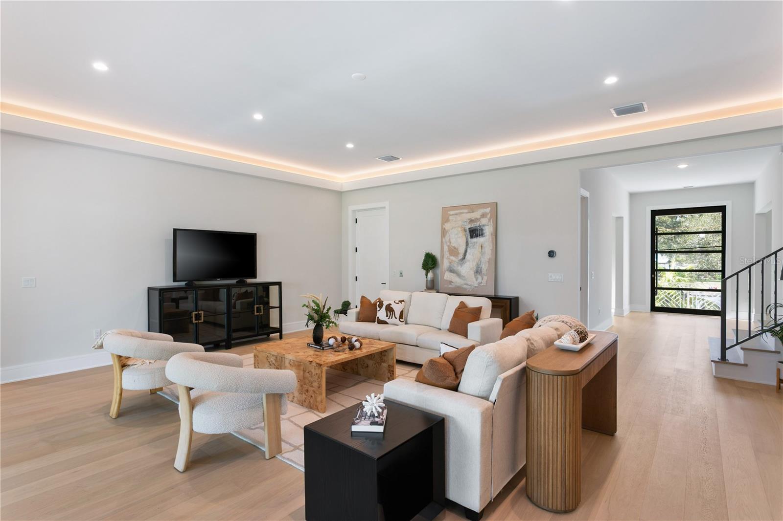 TB8406471 Property Photo