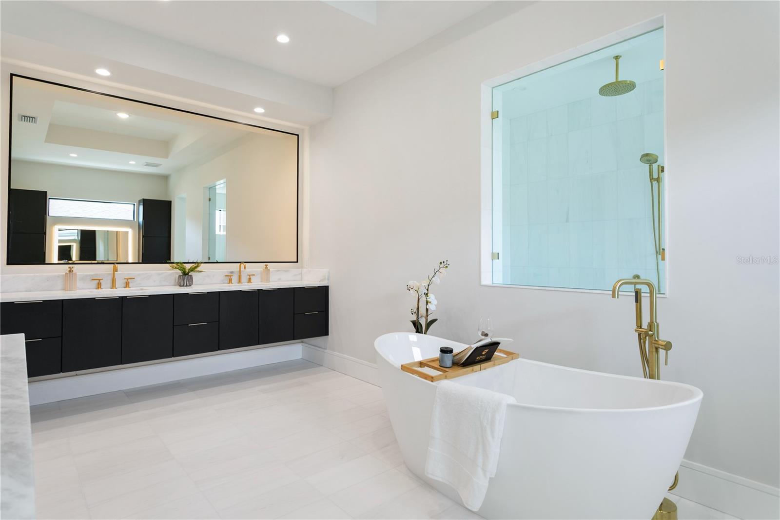 TB8406471 Property Photo