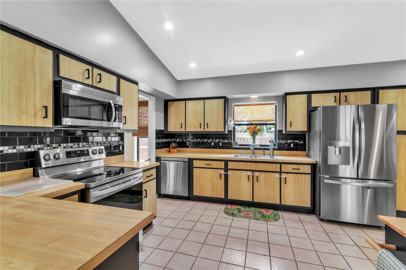 1014 BRAMBLEWOOD CT, SAFETY HARBOR, FL, 34695