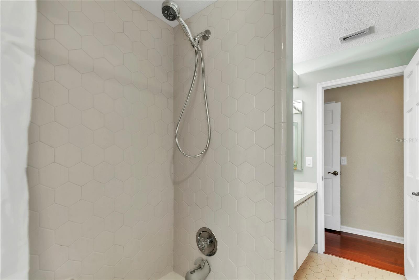 1014 BRAMBLEWOOD CT, SAFETY HARBOR, FL, 34695