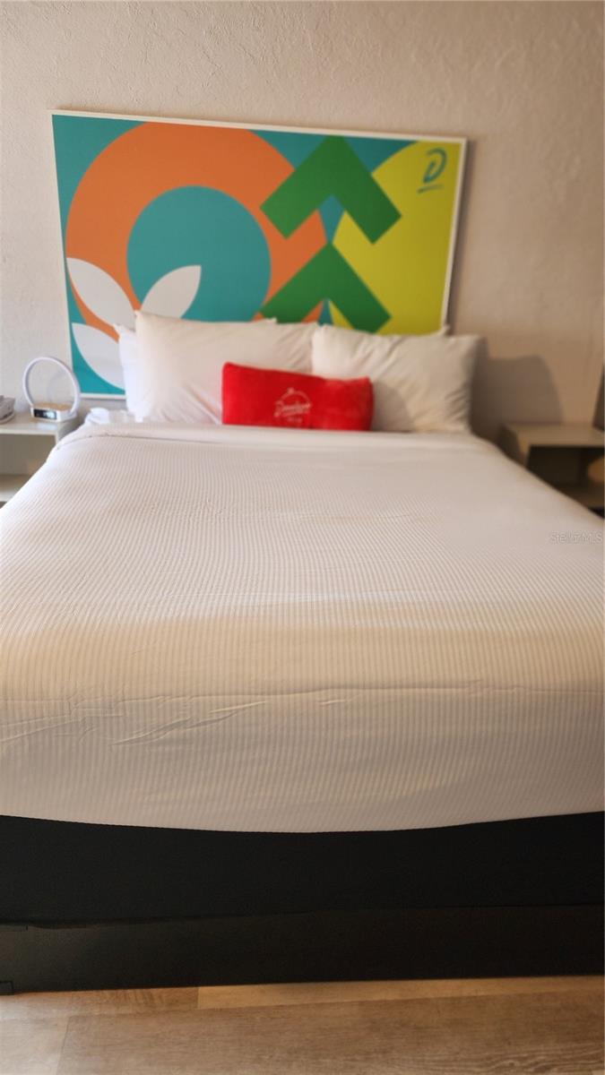 R4909614 Property Photo