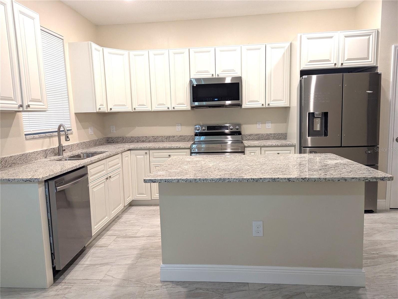 6880 WILSON AVE, MULBERRY, FL, 33860