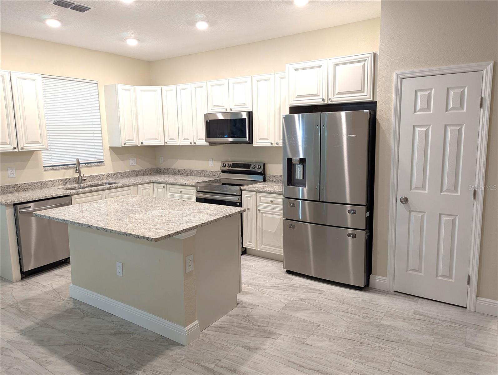 6880 WILSON AVE, MULBERRY, FL, 33860