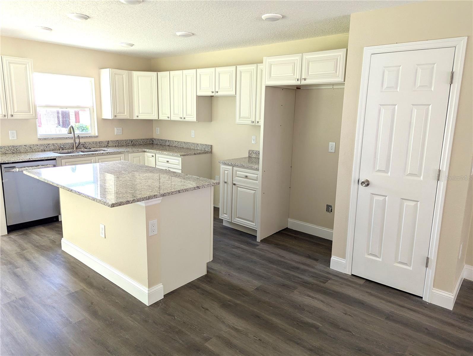 6880 WILSON AVE, MULBERRY, FL, 33860