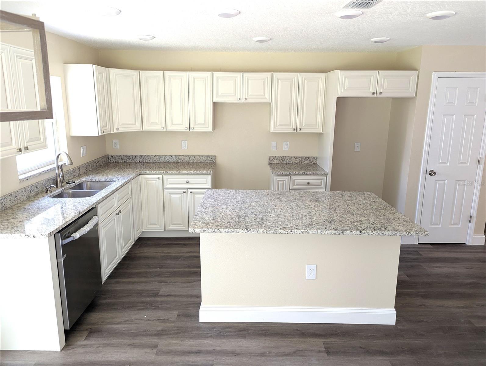 6880 WILSON AVE, MULBERRY, FL, 33860