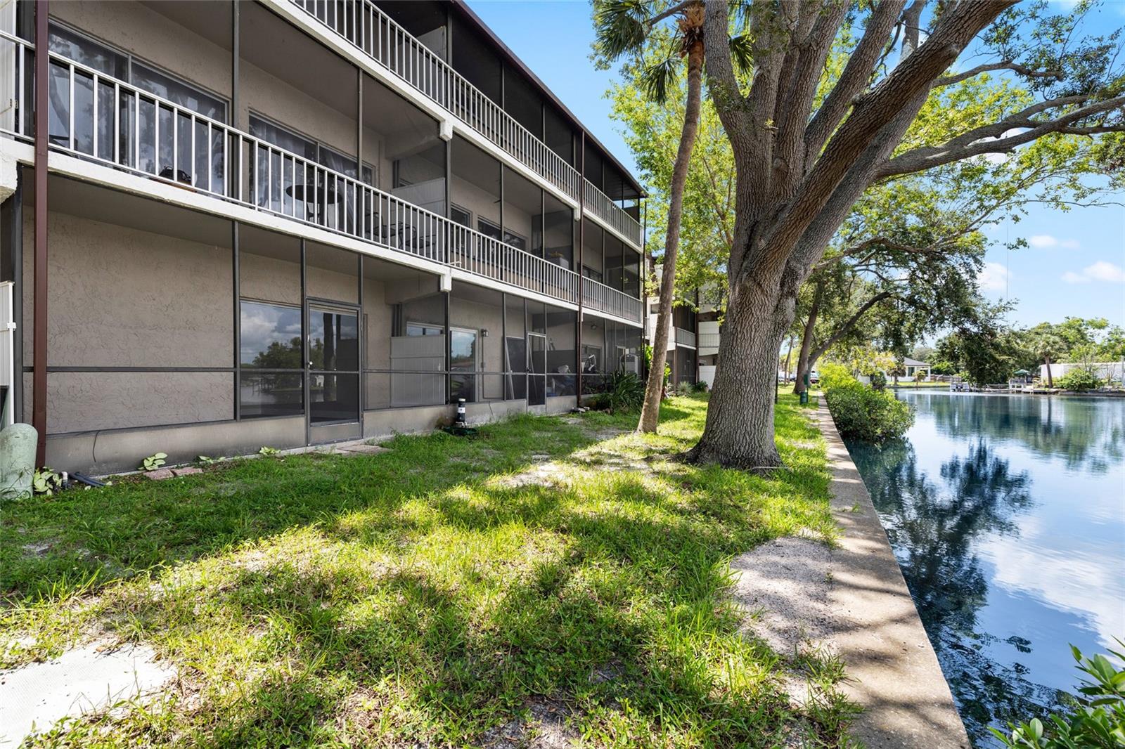 9213 TUDOR DR #B104, TAMPA, FL, 33615