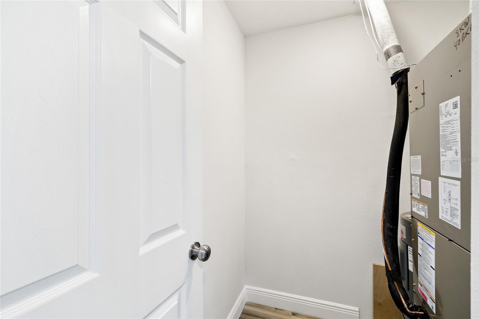 9213 TUDOR DR #B104, TAMPA, FL, 33615