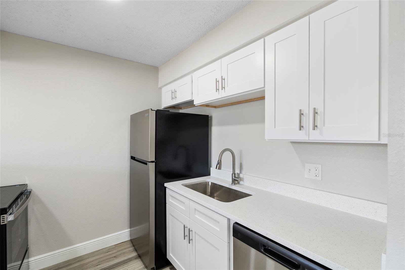 9213 TUDOR DR #B104, TAMPA, FL, 33615